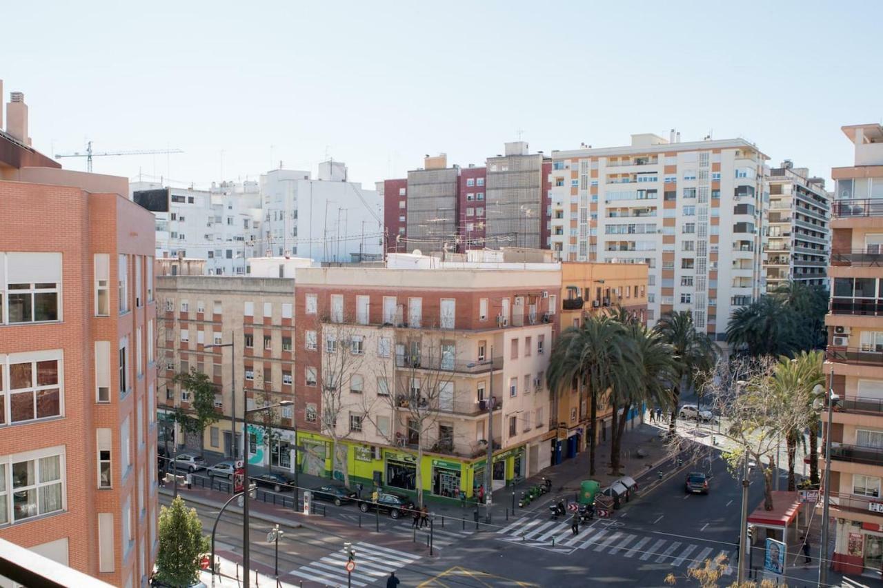 Luminoso piso + balcón en Valencia Valência Exterior foto